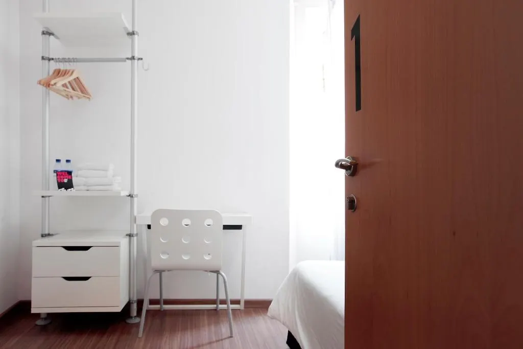 Hostal Nitzs Bcn Barcelona Guest house